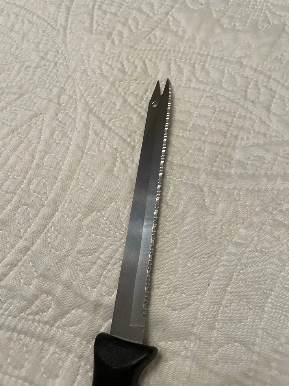 Like NEW MULTI-Edge Stainless Steel Long Serrated Knife for Breads & Cakes SHARP
